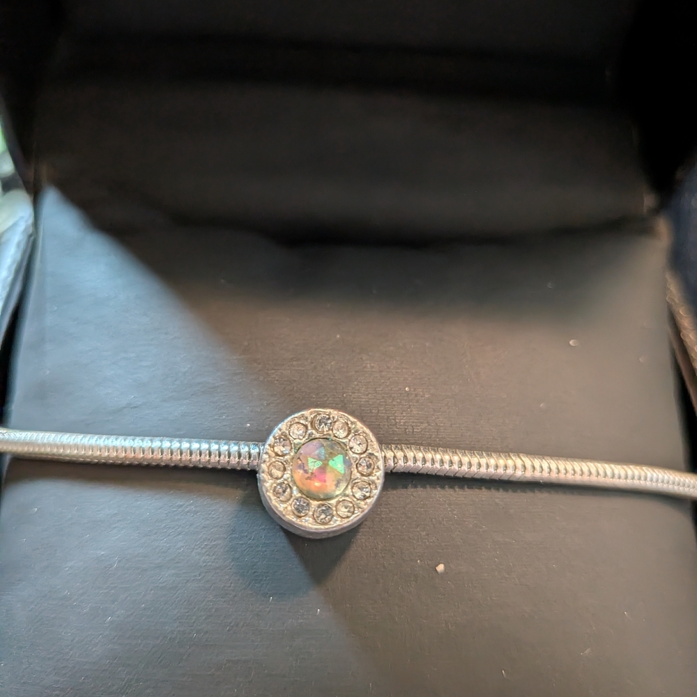 Avon‎ VINTAGE Silver Bracelet with Opal Centerpiece